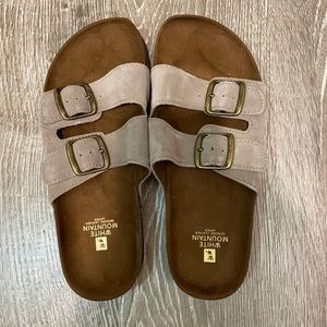 New White Mountain Helga Sandal (Size 8)
